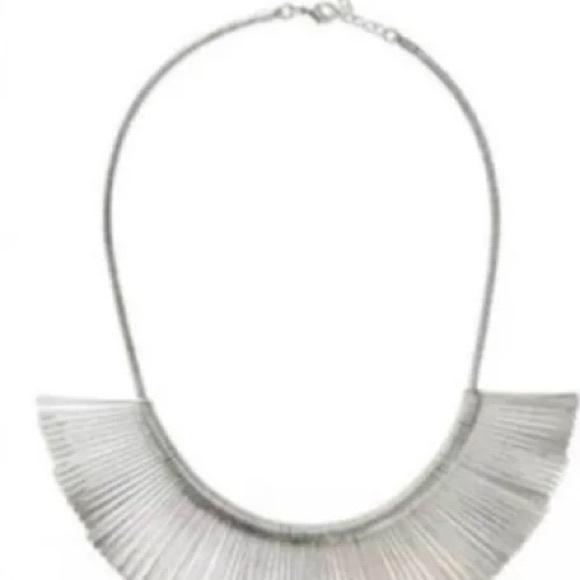 Stella & Dot essential fringe silver statement necklace - Picture 4 of 6